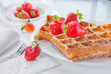 Waffeln mit Erdbeeren