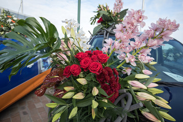 Fototapeta na wymiar Beauty floristic decoration with colorful flowers