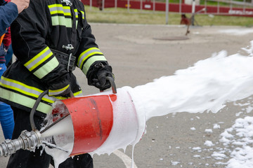 Supply of foam from a foam generator, fire extinguishing foam flies from the foam generator, which...