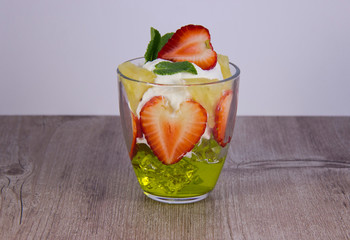 Mix of fresh fruit and berries. Were added to the drink ice.