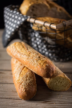 basket with baguettes 