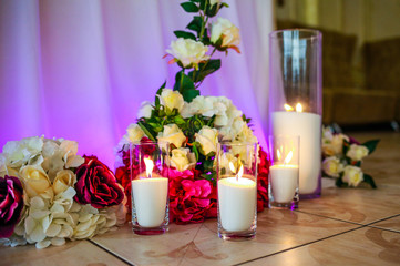 beautiful elements of wedding decor in the restaurant