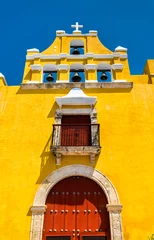 Fotobehang Geel Kerk van de Zoete Naam van Jezus in Campeche City, Mexico