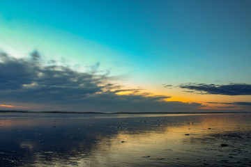Fototapeta na wymiar Atlantic ocean sunrise at the Outer Banks