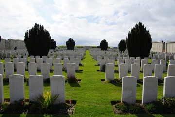 Dud Corner Cemetery, Loos Memorial
