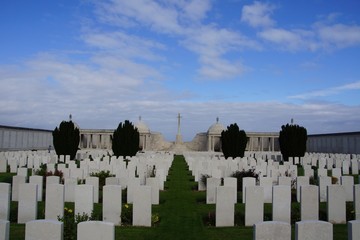Dud Corner Cemetery, Loos Memorial