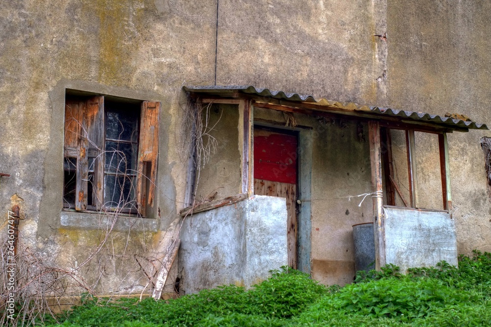 Poster Maison abandonnée en milieu rural.