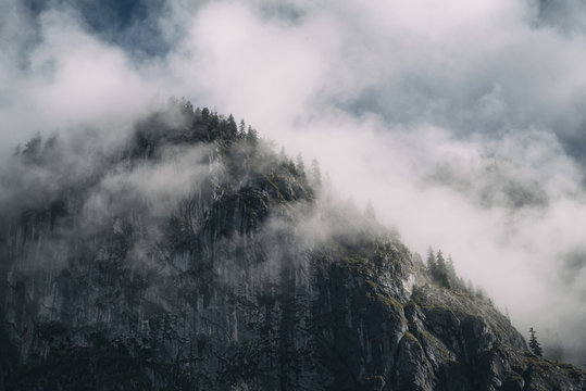 berg mit wolken
