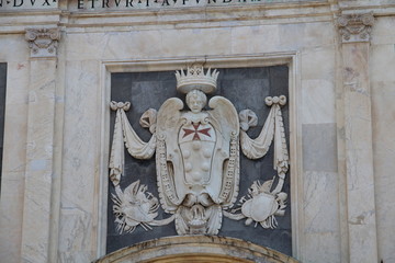 elements of architectural decoration of the city