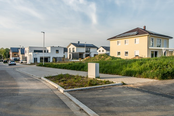 Fototapeta na wymiar Neubaugebiet am Ortsrand