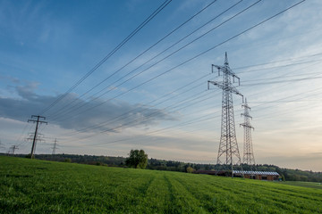 Hochspannungsmasten einer Überland leitung