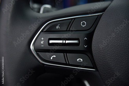 steering wheel button 