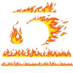 Zelfklevend Fotobehang Set vlamelementen op een witte achtergrond, vuur. Horizontaal patroon van vuur, vuur rond het wiel. © lidiia