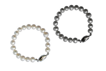 Pearls Bracelet isolated on white.clipping path.