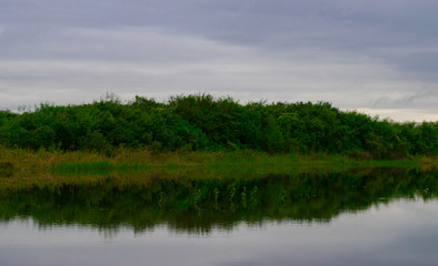 Laguna con Agua Cristalina