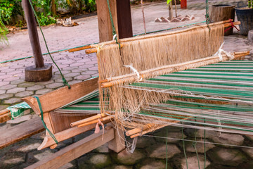Fototapeta na wymiar Traditional weaving Machine