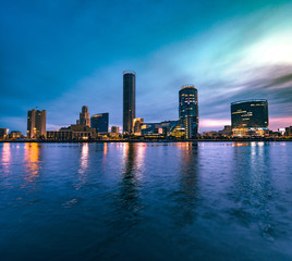 Obraz premium View of the Yekaterinburg city and the Iset river at the night