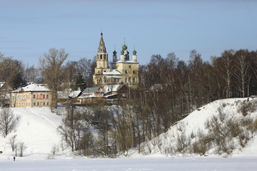 Obraz premium Kalyazin church / panoramic view Orthodox church on the island, russian landscape