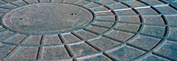 Fragment manhole rings viewing the manhole is made of a polymer mixture.