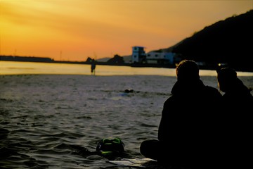 浜辺のカップル
