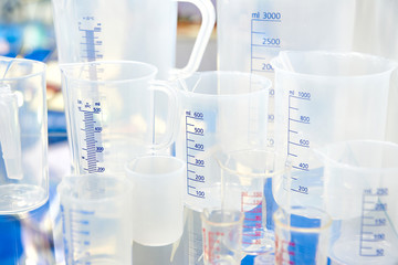 Glass chemical dishes