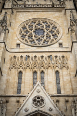 Details of the second entry of the cathedral Saint Andre