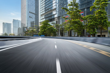 Obraz premium empty highway with cityscape and skyline of shenzhen,China.