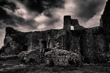 Obraz premium Old ruin, ruined masonry and dark mood