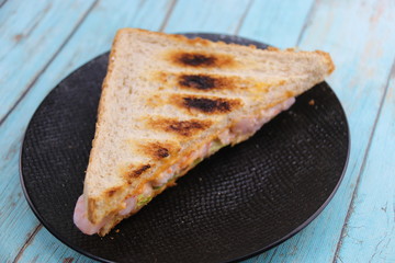 Sandwich grillé aux crevettes