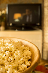 Tarde de palomitas y película en casa