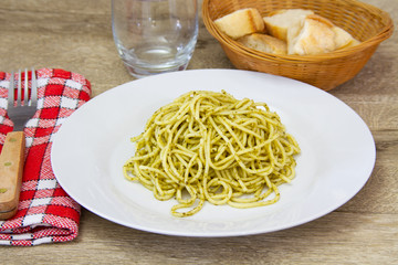 spaghetti au pesto