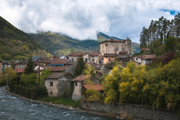 Fototapeta na wymiar Châteu de Seix en Ariège 