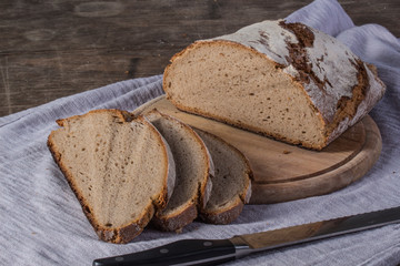 Brot auf Tisch