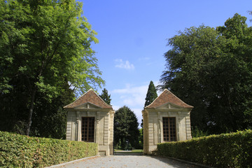 Pavillons de gardes. Parc des Capucins. Coulommiers..