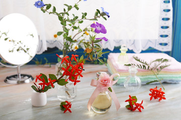 香水瓶とタオル