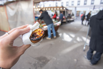 パリの市場で食べたタルト