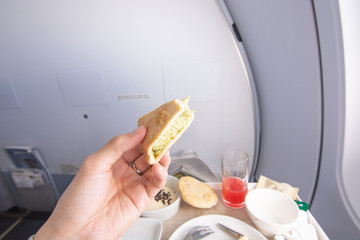 飛行機で食べたキッシュ