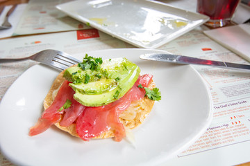 アボカドとマグロ