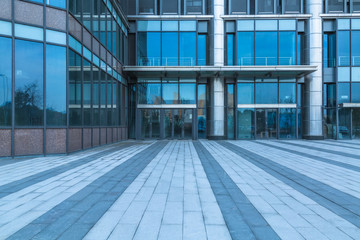 modern office building outdoors in the downtown