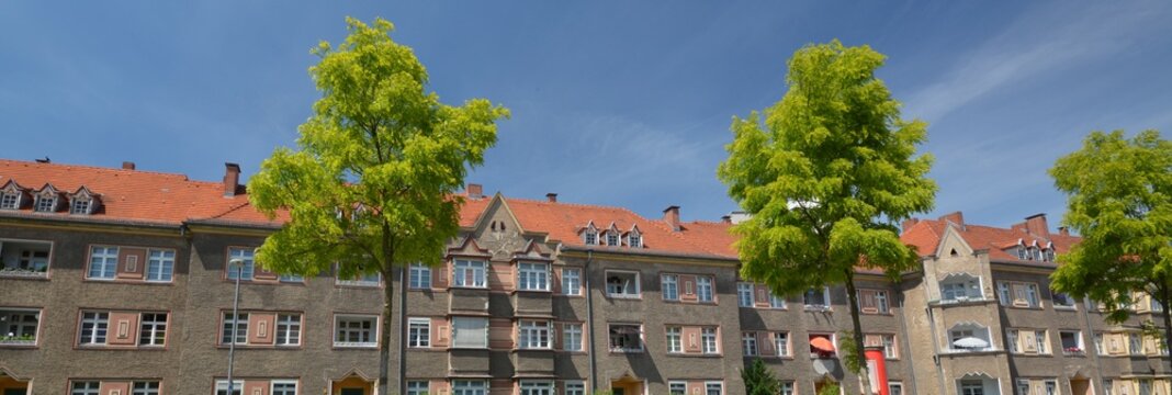 Houses in the expressionist Style, architect Georg Heinrich Richard Ermisch (1885 &ndash; 1960) at Zeppelin Street (Zeppelinstra&szlig;e) in Berlin Spandau from June 15, 2017,  Germany