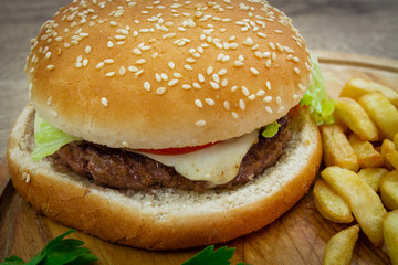 hamburger avec frite 