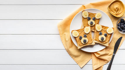Funny bear sandwiches with peanut butter