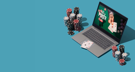 Playing Texas hold 'em poker online