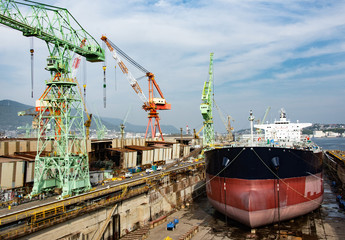 造船産業とジブクレーン