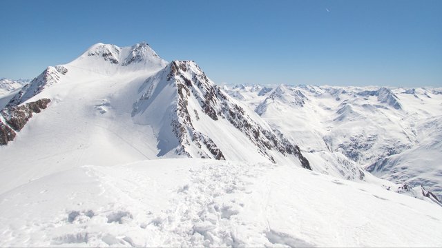 beautiful skitouring spring season in otztal alps