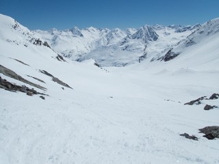 Fototapeta na wymiar beautiful skitouring spring season in otztal alps