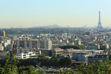 Vue sur Paris du Parc de Saint-Cloud. / View of Paris Saint-Cloud Park.