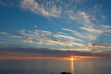 穏やかな夕暮れの海