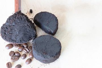Fototapeta premium Coffee ground, Coffee residue is applied to the tree and is a natural fertilizer