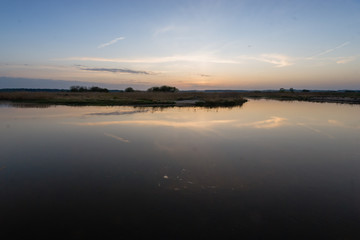 Poranek nad rzeką Narew, Podlasie, Polska